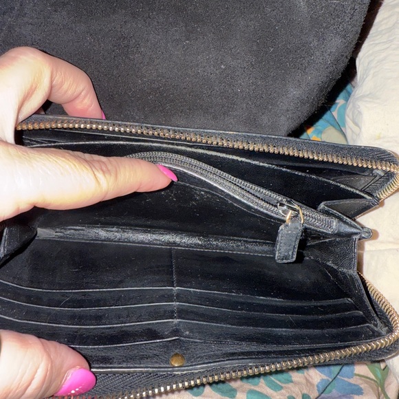 Saint Laurent Y-Ligne leather clutch in black with gold hardware Pretty! - Picture 9 of 12